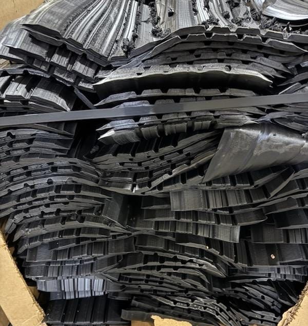 Çizgili sırt kauçuk hamuru