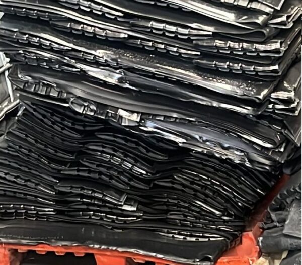 Çizgili sırt kauçuk hamuru